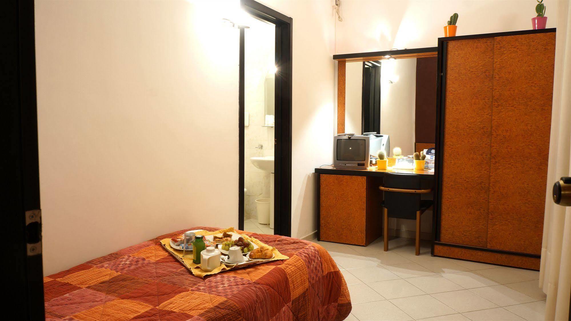 Hotel Scigliano Rossano Bagian luar foto